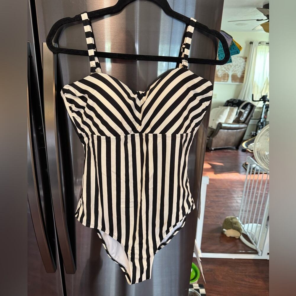 (14) Jantzen One Piece